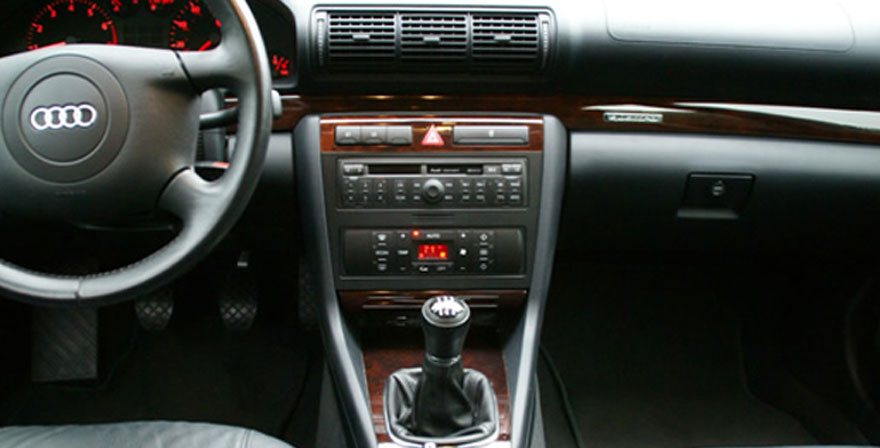 Audi A4, 1 DIN (1999-2001)